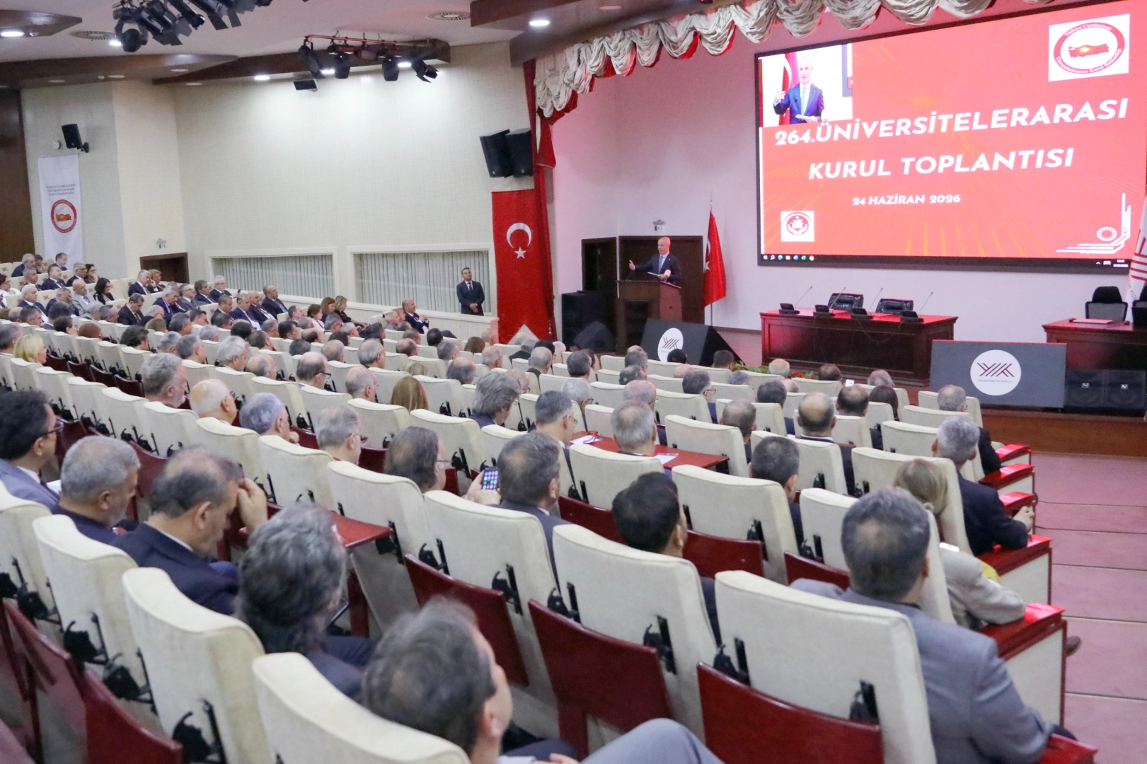 Dokuz Eylül Üniversitesi Rektörü Prof. Dr. Bayram Yılmaz, Üniversitelerarası Kurul Toplantısı'nda