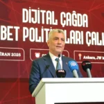 Ticaret Bakanı Ömer Bolat, yapay zeka ve dijitalleşmenin ekonomik rekabet üzerindeki etkilerini değerlendirdi.