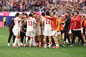 Türkiye, ABD'yi 3-2 yenerek Dünya Kupası'na galibiyetle veda etti.