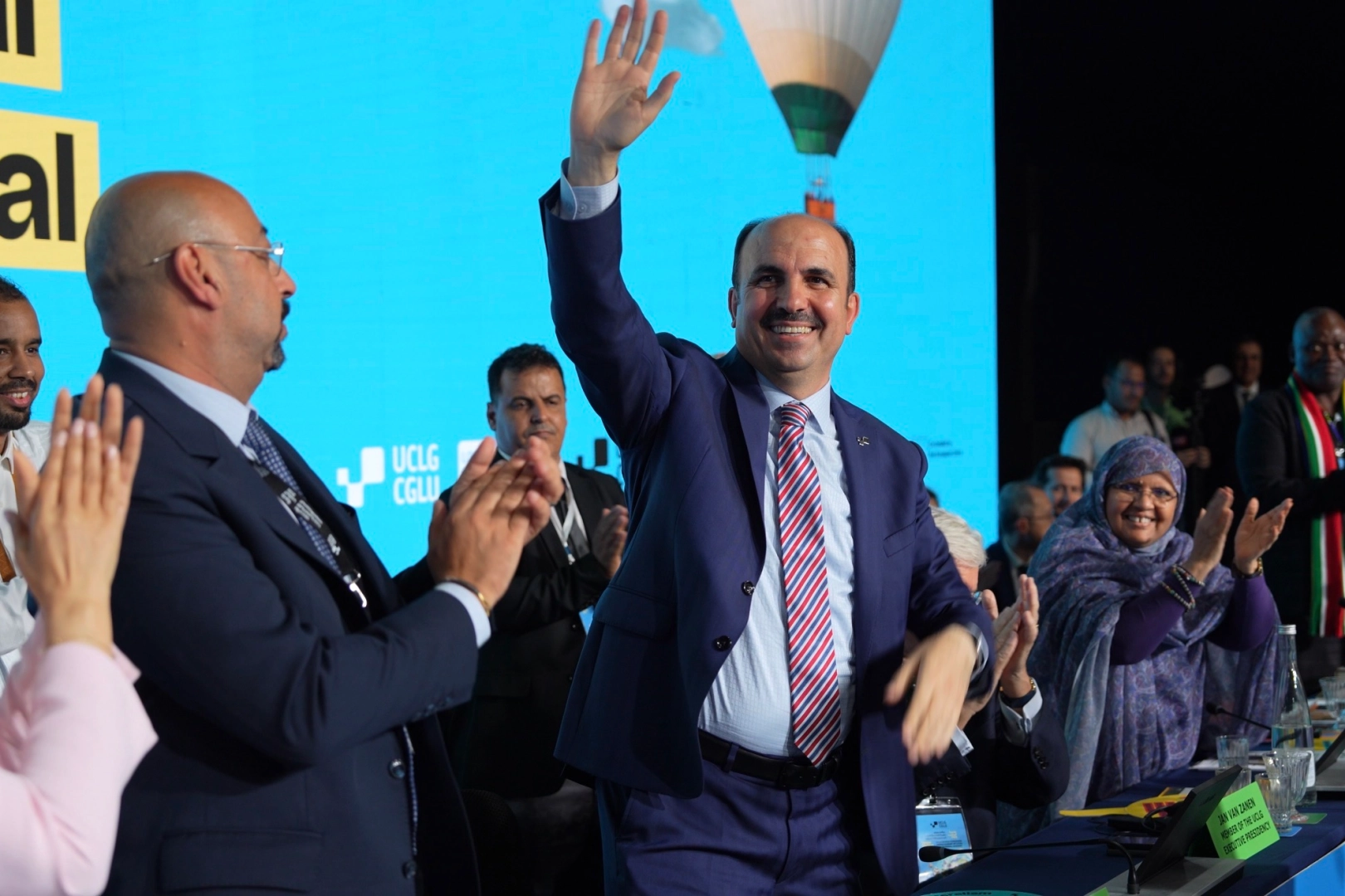 Cumhurbaşkanı Erdoğan, Konya Belediye Başkanı Uğur İbrahim Altay'ı telefonla arayarak tebrik ediyor.