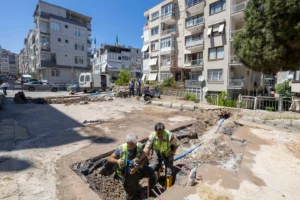 İzmir Büyükşehir Belediyesi'nin 525 milyon TL'lik su altyapısı yenileme projesini gösteren görsel