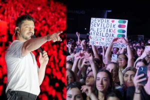 Murat Boz, Samsun'da Türkiye Kültür Yolu Festivali kapsamında sahne alırken