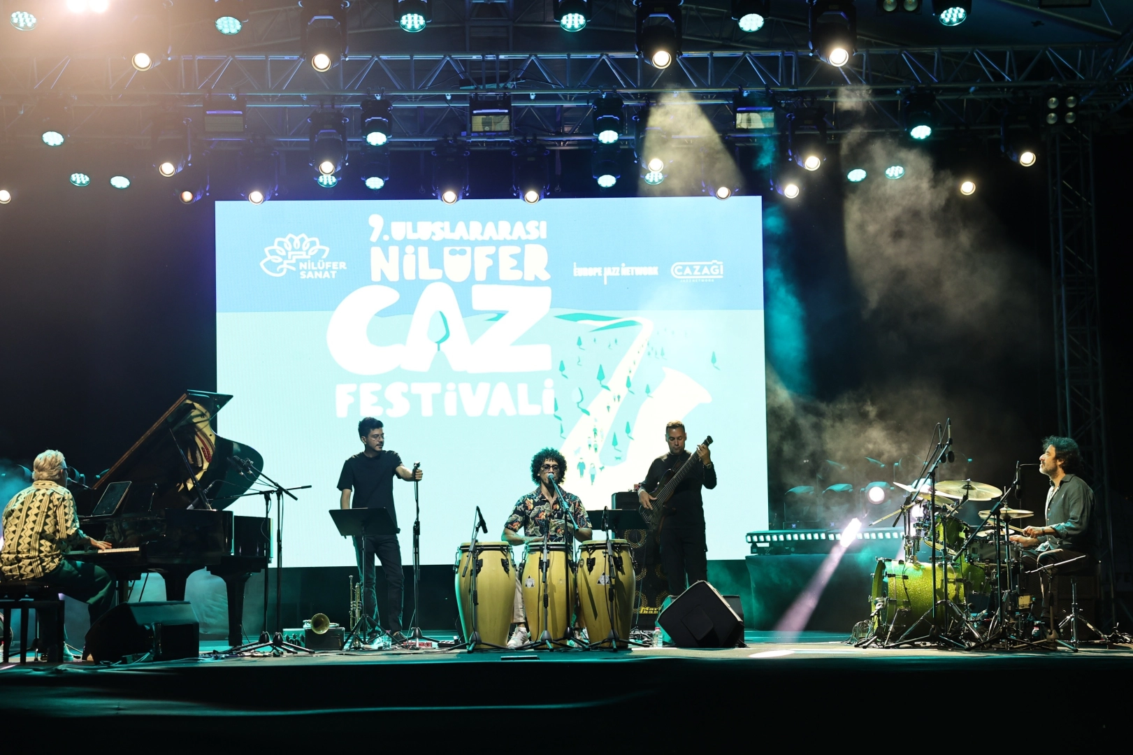 9. Uluslararası Nilüfer Caz Festivali'nde Emir Ersoy Orkestrası'nın Latin caz performansı
