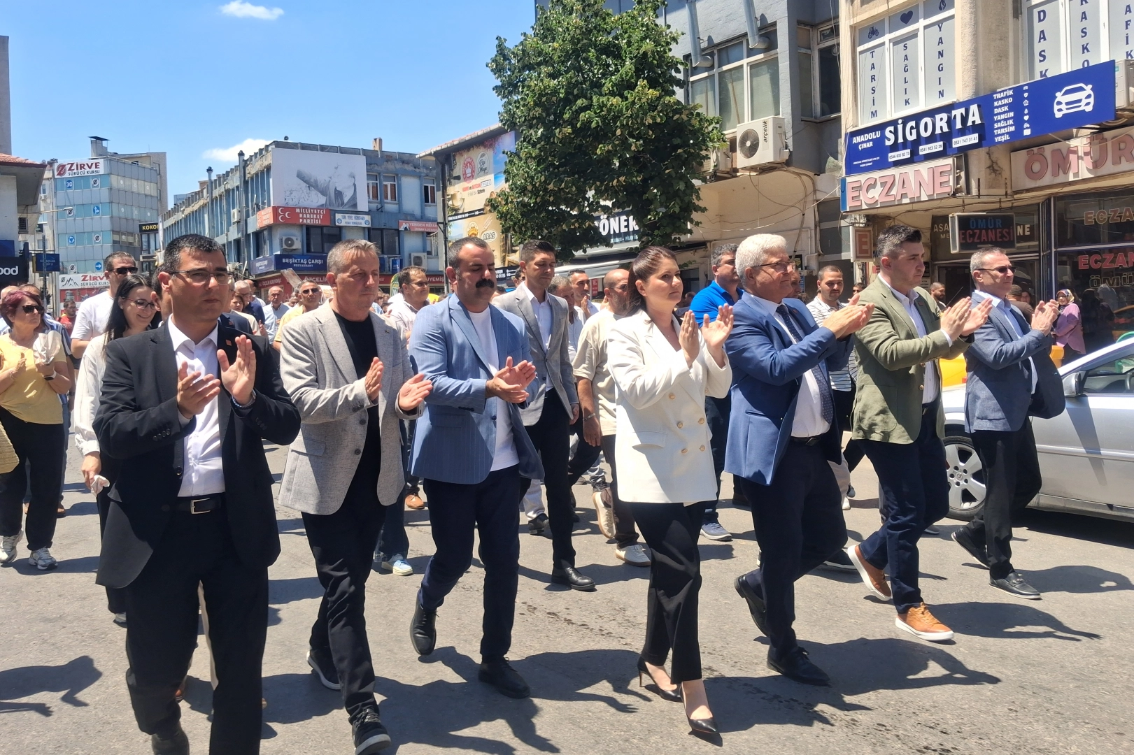CHP Keşan İlçe Başkanlığı'nda Mehmet Özcan'ın istifasına tepki gösteren partililer