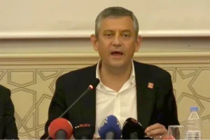 CHP Grup Başkanı Özgür Özel, Diyarbakır'da STK temsilcileriyle buluştu.