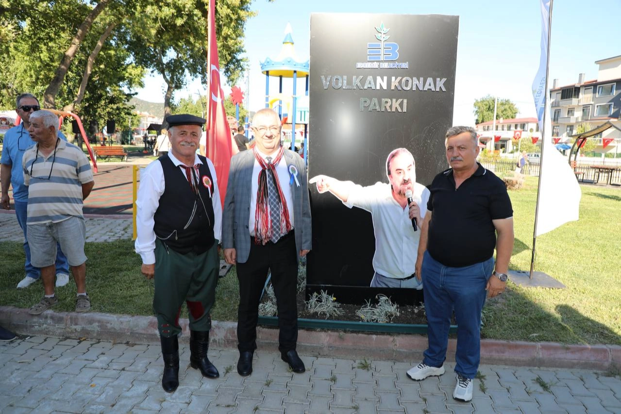 Balıkesir Edremit'te Volkan Konak Parkı'nın açılış töreni