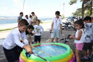 Değirmendere'de düzenlenen Deniz Festivali'nde çevre bilinci ve eğlence bir aradaydı.