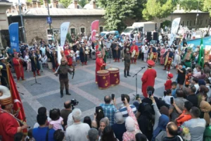 Bursa'da Fethin 700. yılı kapsamında düzenlenen mehter konserlerinden bir görüntü