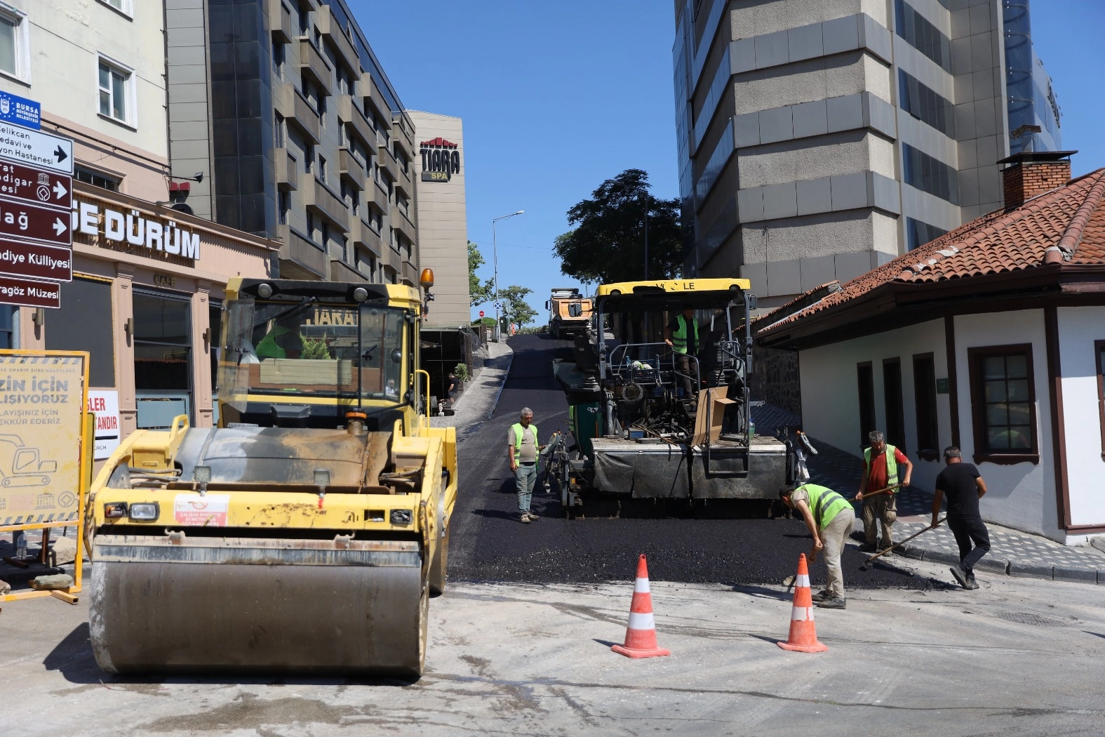 Bursa Çekirge Mahallesi 1. Murat Caddesi'nde tamamlanan yol yenileme çalışması