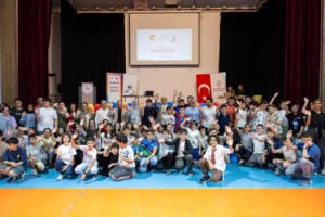 Malatya Büyükşehir Belediye Başkanı Sami Er, DENEYAP Proje Şenliği'nde yeni Bilim Merkezi müjdesi verirken