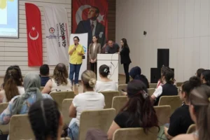 Denizli Büyükşehir Belediyesi ve LÖSEV iş birliğiyle düzenlenen kanser farkındalık semineri