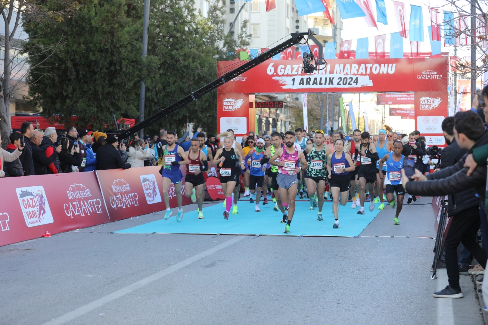 Gaziantep Büyükşehir Belediyesi tarafından düzenlenen 8. Gazi Yarı Maratonu'nun kayıtları başlıyor.