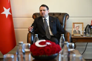 Adalet Bakanı Akın Gürlek, suç örgütleriyle mücadele kapsamında finansal kaynakları da hedef aldıklarını belirtti.
