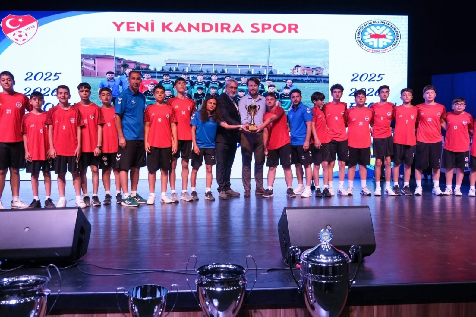 Kocaeli'de amatör sporlara verilen büyük destek ve tesisleşme çalışmaları.