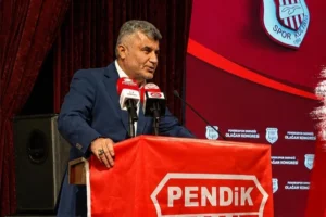 Pendikspor Kulübü Derneği'nin yeni yönetim kurulu üyeleri, Ağrı'dan üç ismin de yer aldığı asil listeden görüntüler.
