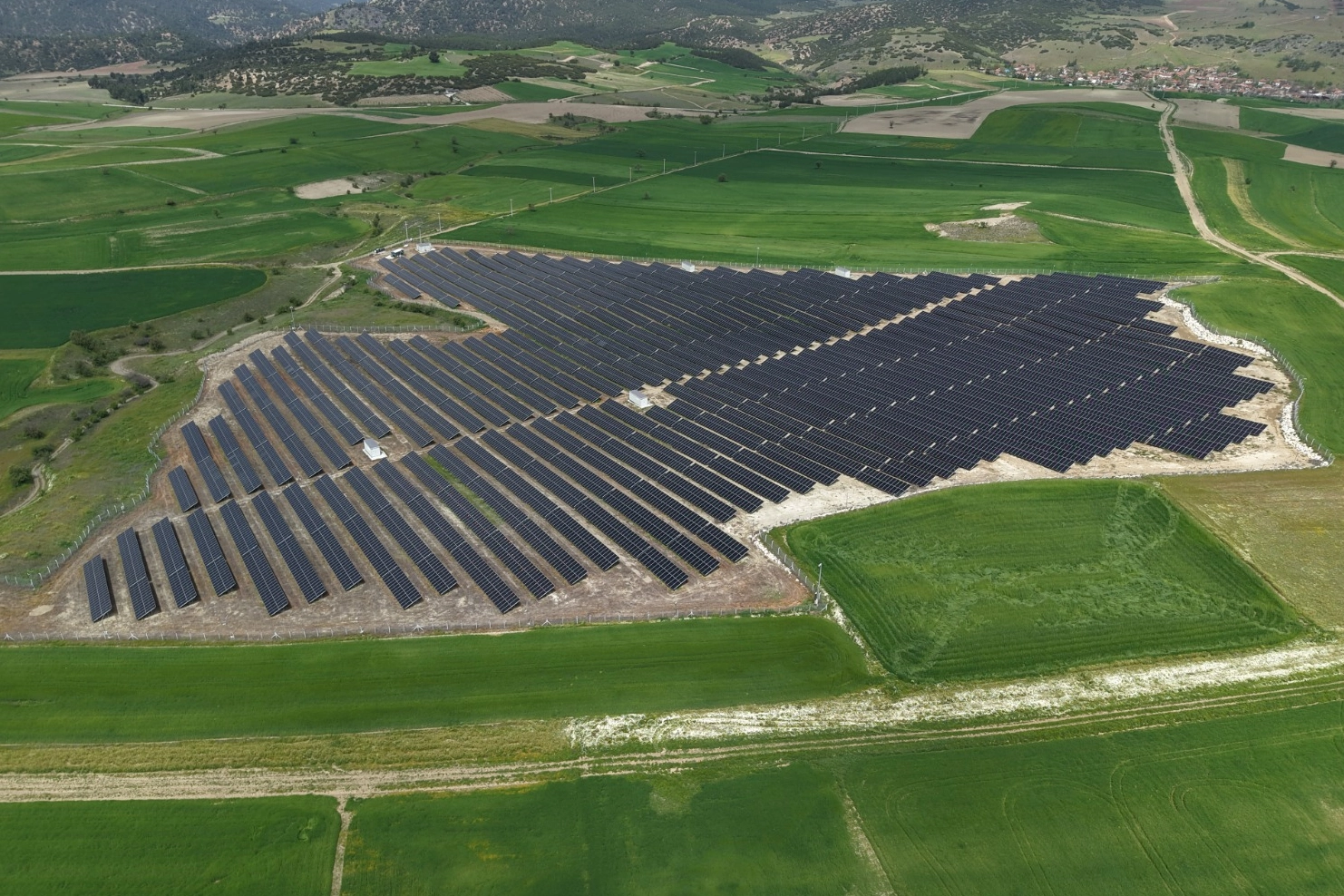 Muğla'da Güneş Enerji Santrali (GES) yatırımları ile karbon salımının azaltılmasına yönelik haber görseli