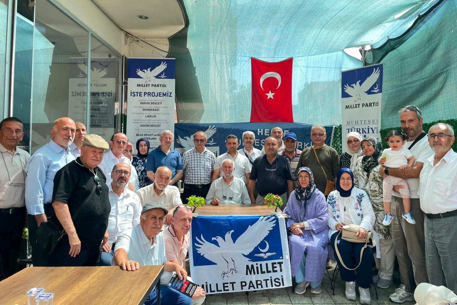Millet Partisi Mustafakemalpaşa İlçe Kongresi'nden genel görünüm