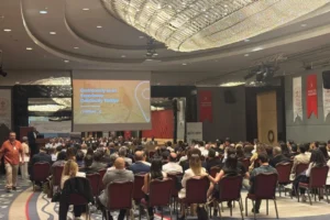 Erciyes Dağı'nın dört mevsim turizm potansiyeli Orta Asya'daki tur operatörlerine tanıtıldı.