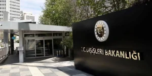 Dışişleri Bakanlığı'ndan İsrail'e tepki gösteren bir metin ve İsrail bayrağı görseli.