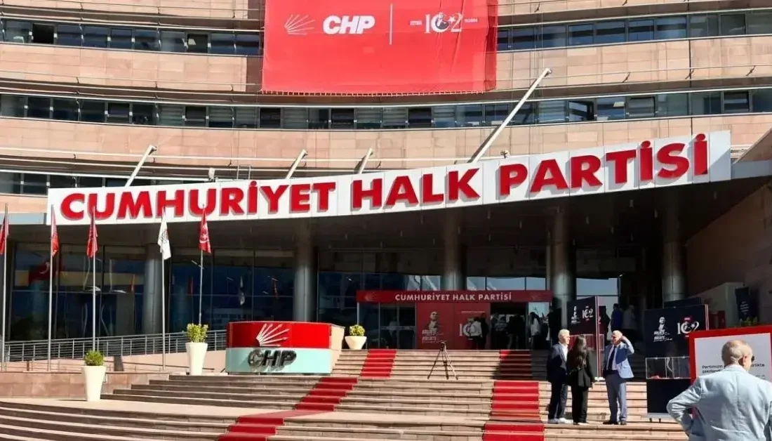 CHP İstanbul İl Yönetimi'nin görevine devam edip etmeyeceğiyle ilgili mahkeme kararı