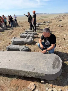 Moğolistan'daki tarihi Türk anıtları ve yazıtları