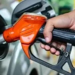 Benzin ve motorin fiyatlarındaki artışı gösteren pompa görseli