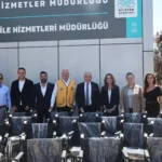 Bursa Nilüfer'de engelsiz yaşamı desteklemek amacıyla tekerlekli sandalye teslim töreni