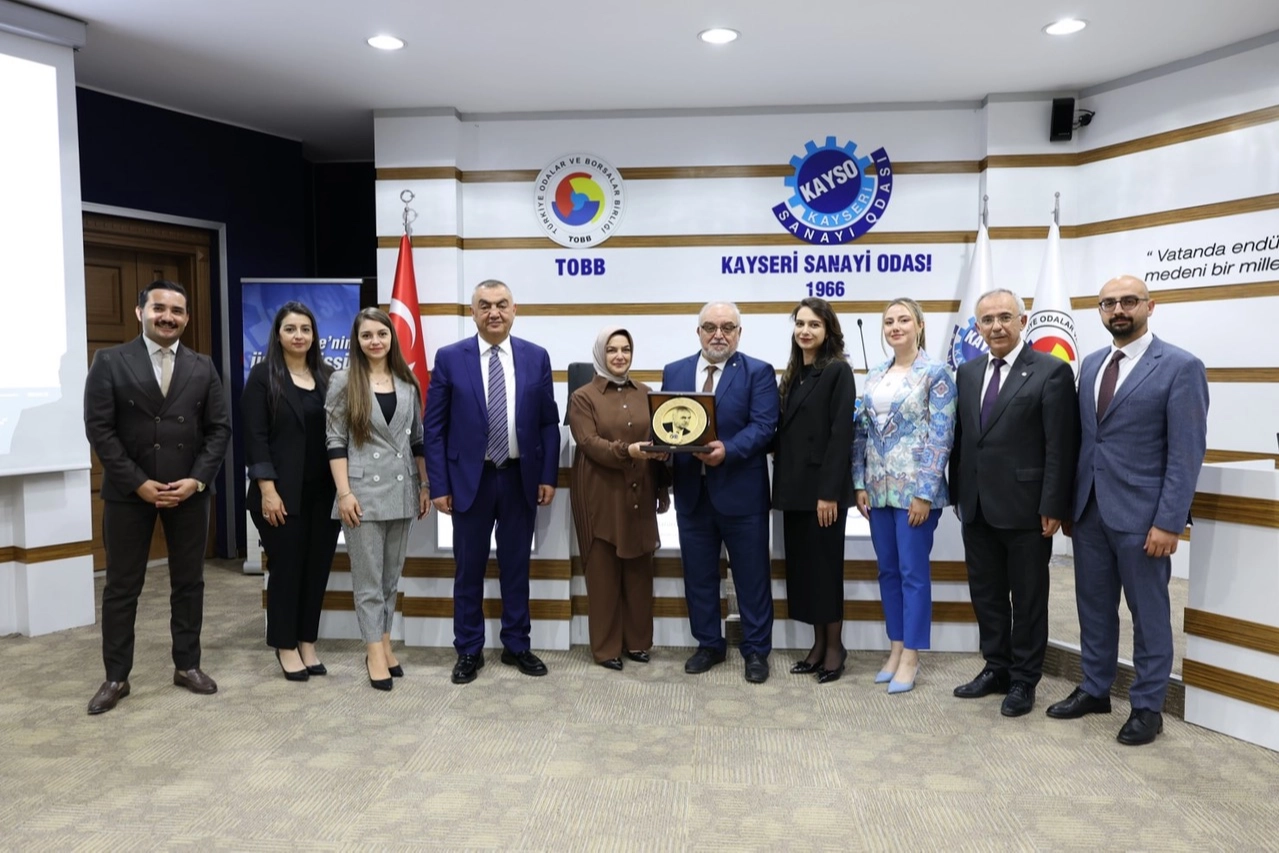 Kayseri Sanayi Odası'nın 60. yıl dönümü kutlaması ve gelecek vizyonunu anlatan haber görseli