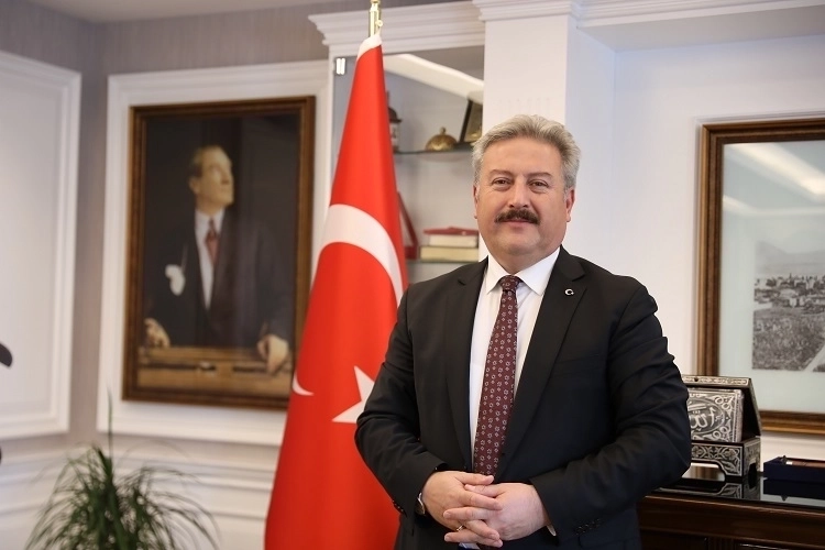 Melikgazi Belediyesi'nin sanat kursu desteği ile geleceğin sanatçıları yetiştiriliyor
