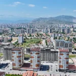 Kocasinan Belediyesi'nin Yunusemre Kentsel Dönüşüm Alanı'ndaki yapımı devam eden rezerv konutlar