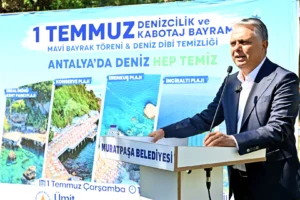 Muratpaşa Belediyesi'nin Mavi Bayrak alan halk plajlarından bir görüntü