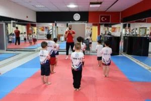 Kayseri Yaz Spor Okulları açıldı, çocuklar spor yapıyor