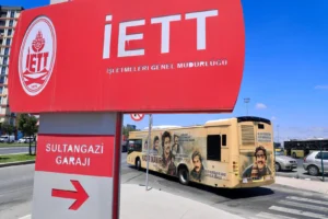 Kadir İnanır anısına İstanbul'da hizmet veren özel saygı otobüsü