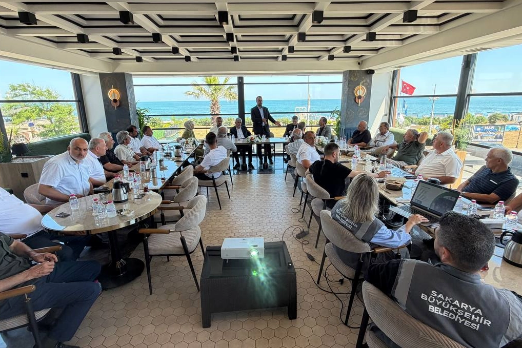 Sakarya Kocaali'de muhtarlar ve belediye yetkilileri bir araya geldi