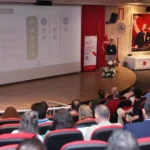 DEPARK'ta BAMBU UP Demo Day etkinliğinde girişimcilerin projelerini yatırımcılara sunduğu an.