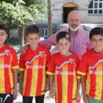 Kocasinan Belediyesi'nin hayata geçirdiği yeni parklardan bir görüntü, yeşil alanlar ve oyun parkları