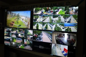 Kocaeli millet bahçelerinde güvenlik kameraları ve ekiplerin görev başında olduğu an
