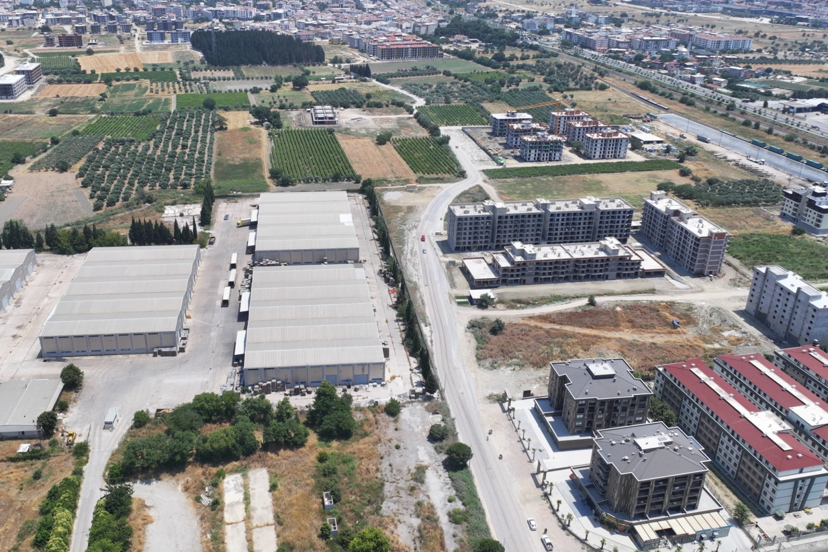 Manisa Muradiye Mahallesi'nde devam eden asfalt çalışmaları