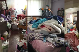 Osmangazi'de bir evden çıkarılan 5 ton çöp ve geri dönüşüm malzemeleri