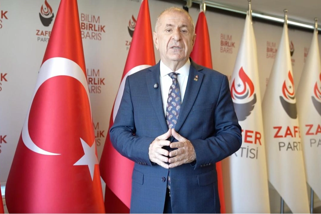 Zafer Partisi Genel Başkanı Ümit Özdağ, terörle mücadele süreci hakkında açıklama yapıyor.
