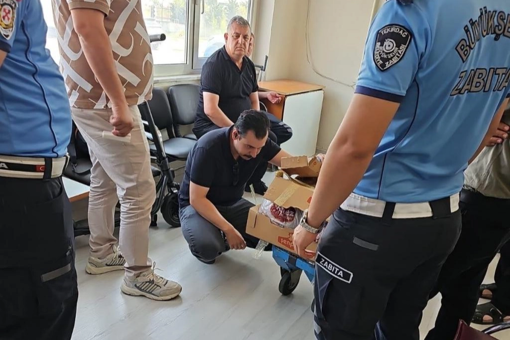 Tekirdağ'da otogarda sağlıksız etlere el konuldu.