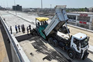 Adana Büyükşehir Belediyesi'nin D-400 Karayolu'nda tamamladığı yeni köprülü kavşak projesi