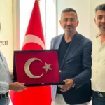 Eroğlu kardeşler, Ortadoğu Gazeteciler Cemiyeti Başkanı Nihat Aydın'ı ziyaret etti.