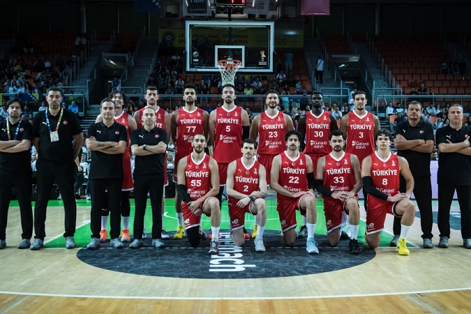 Old Spice markası, Türkiye Basketbol Federasyonu'nun Erkek Milli Takımları'nın yeni resmi sponsoru oldu.