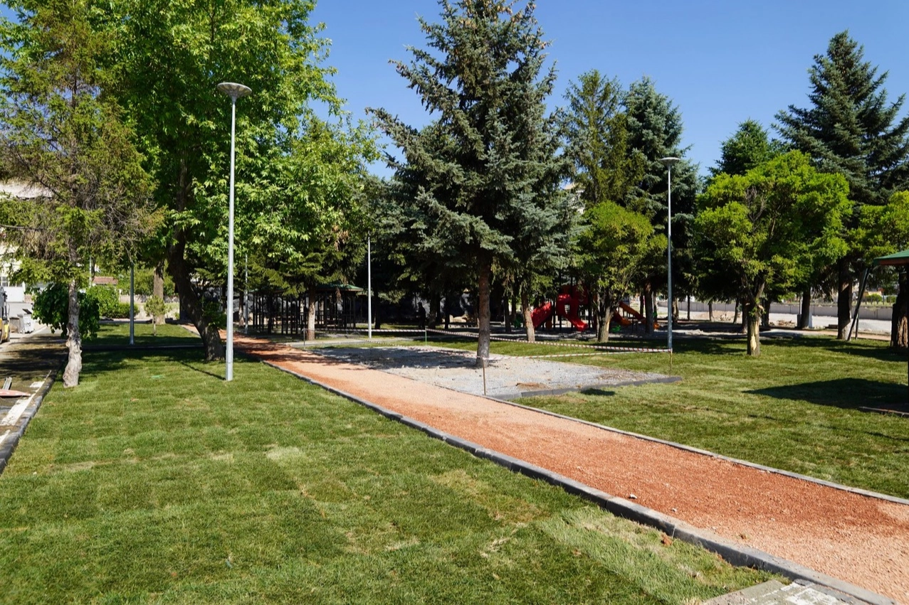 Kayseri Melikgazi'de yenilenen Fatih Bahçesi'nin genel görünümü