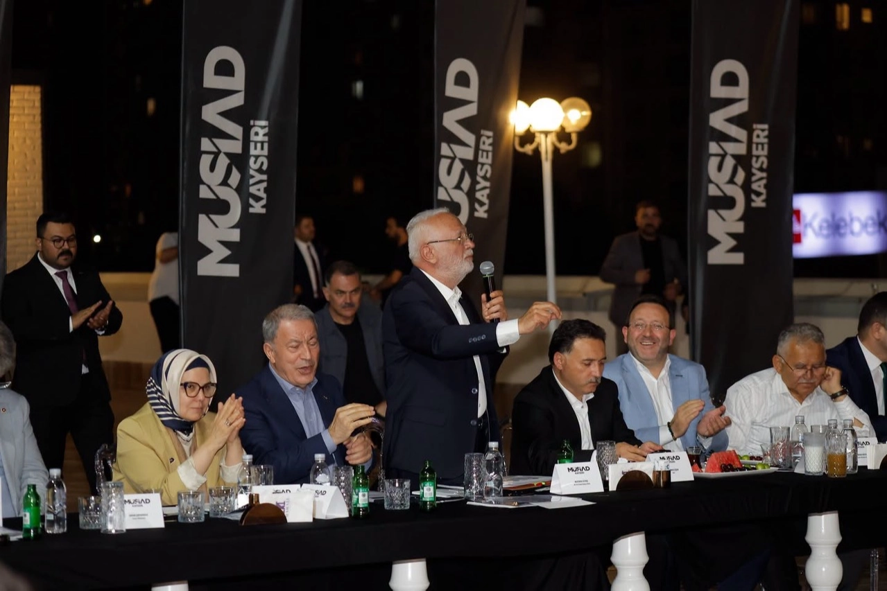 MÜSİAD Kayseri yönetimi, Kayseri Büyükşehir Belediye Başkanı Dr. Memduh Büyükkılıç ile bir araya geldi.