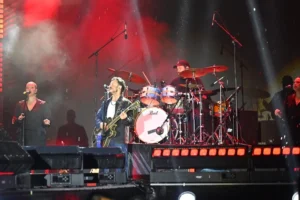 Buray, Sakarya Kültür Yolu Festivali'nde konser verirken
