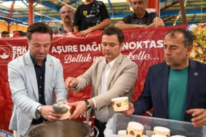 Osmangazi'de Muharrem ayı dolayısıyla aşure dağıtımı ve birlik beraberlik mesajı.