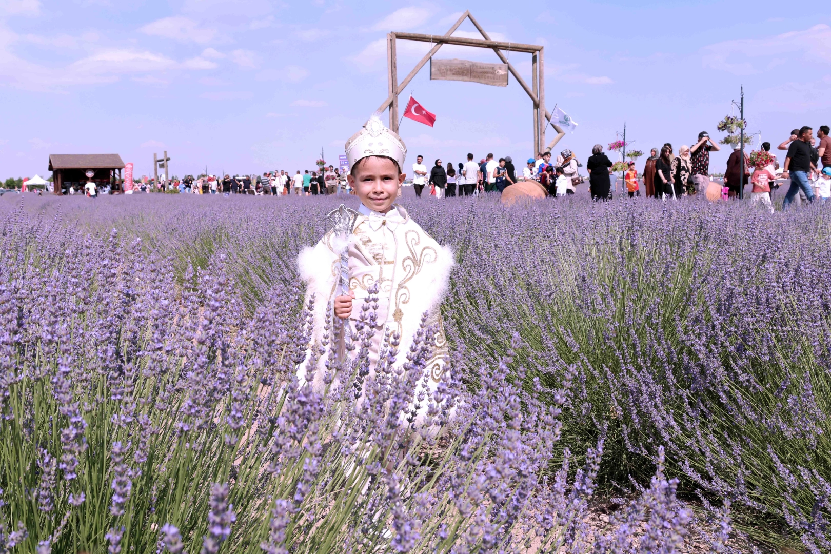 Karatay Lavanta Günleri festivalinde mor lavanta tarlaları ve etkinlik alanından genel görünüm
