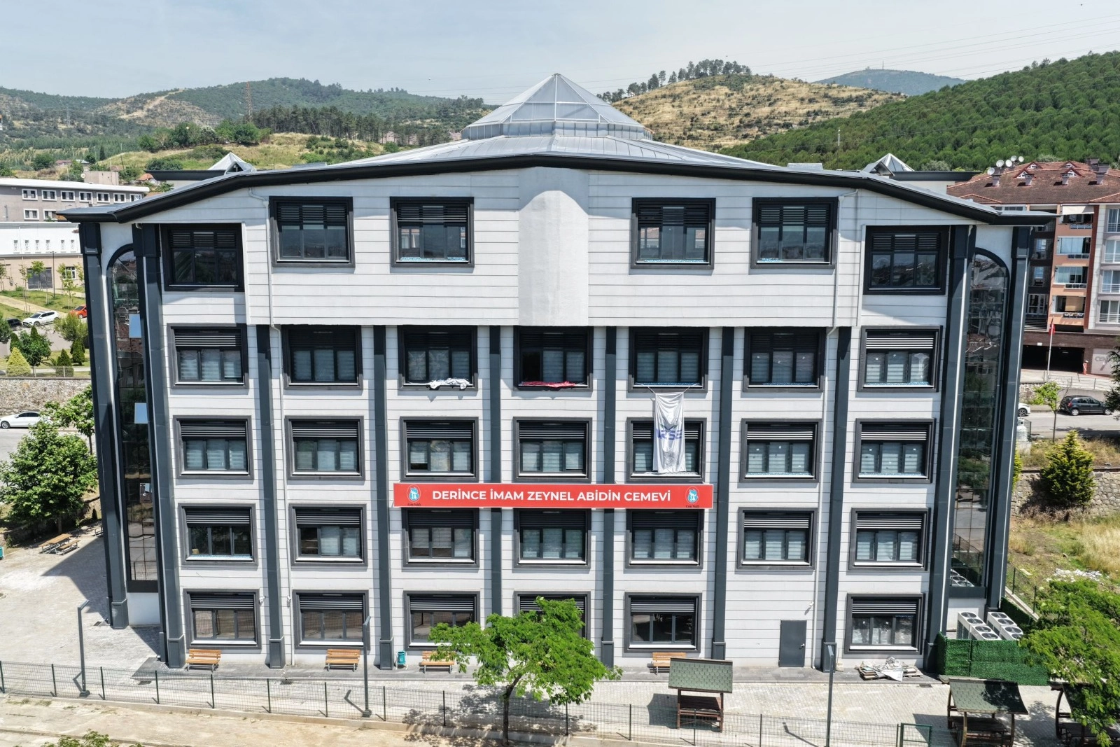 Kocaeli Derince İmam Zeynel Abidin Cemevi'nin açılışından genel bir görünüm